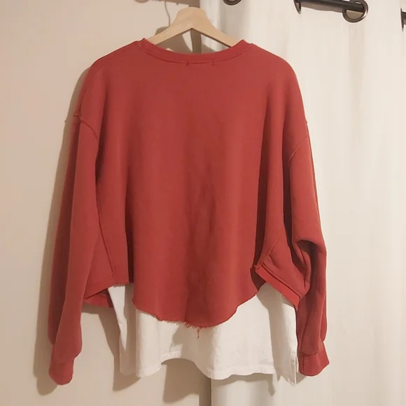 Sweatshirt - Picture 2 of 3